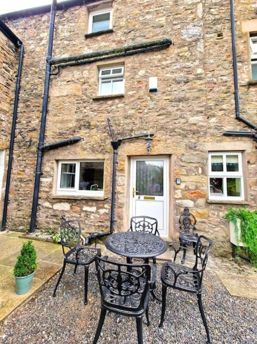 Holly Tree Cottage - Central Kirkby Lonsdale 3 Bedroom Bagian luar foto